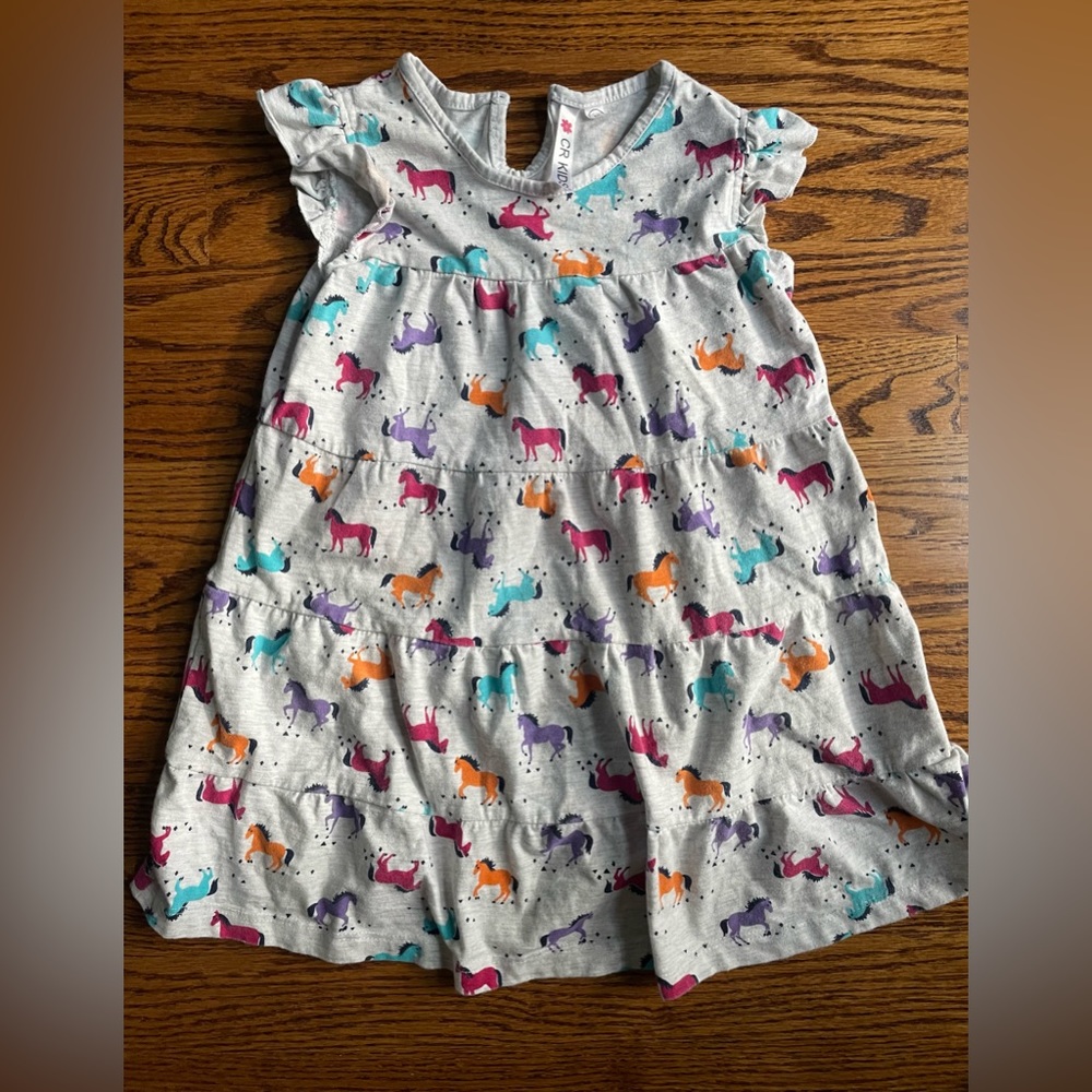 🐎 Short sleeve horse dress in size 4 by CR kids🐎